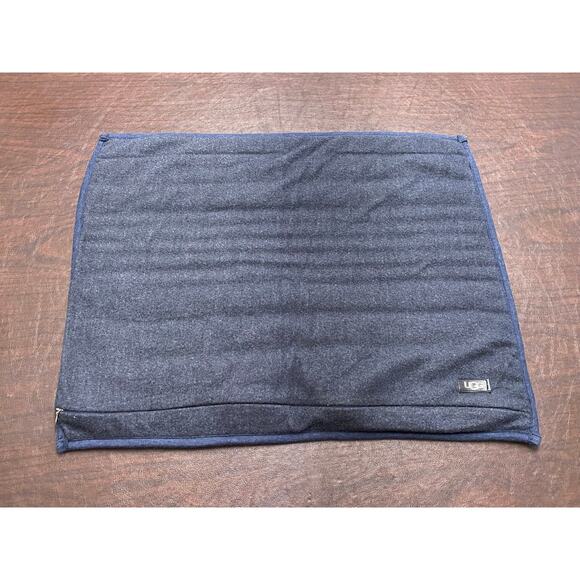 UGG Quilted Knit Pillow Cover Blue Heather Zip Closure – 23.5” x 18.5” - Picture 2 of 5